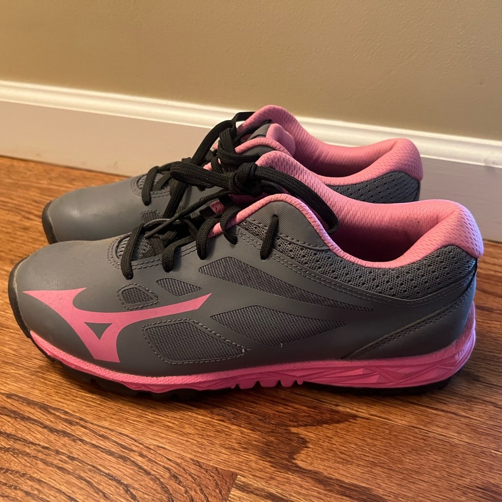 Mizuno grey and pink soft ground turf cleats. 
#sports #athletics #sneakers